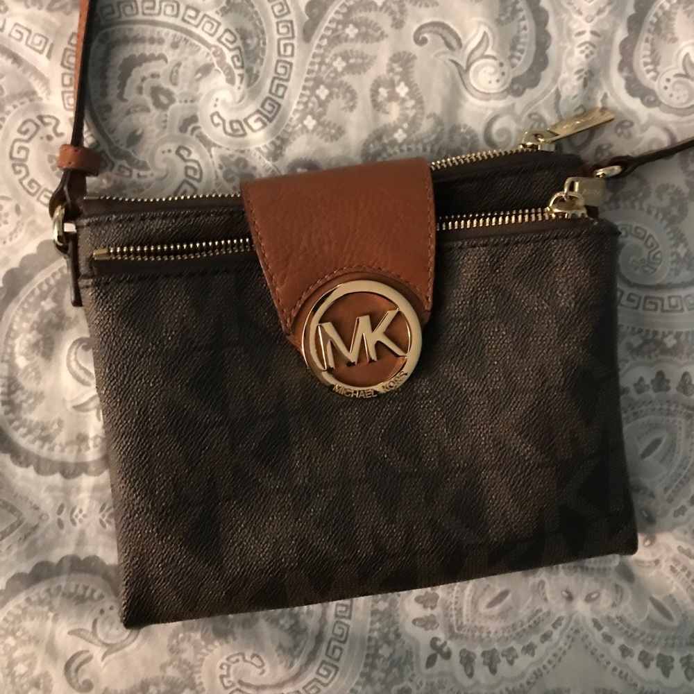 Michael Kors Crossbody- Authentic - Picture 2 of 2
